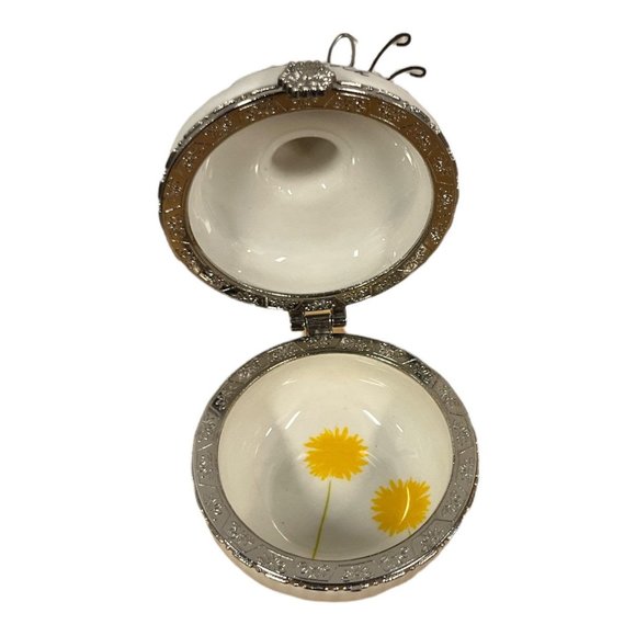 Vintage Small My First Tooth Smiling Happy Bee Ceramic Porcelain Box Jar 3” tall - Picture 4 of 5